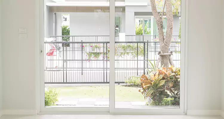 Balcony Screen Door Repair in Gainesville, FL