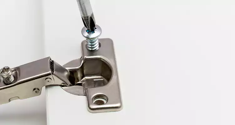 Screen Door Hinge Repair in Gainesville, FL