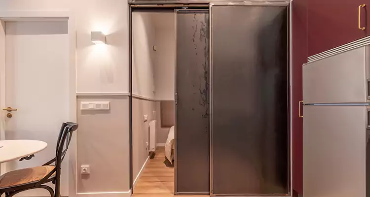 We Fix Closet Sliding Door in Gainesville, FL