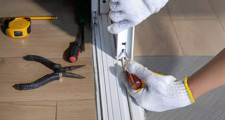 Screen Door Wheel Replacement in Gainesville, FL