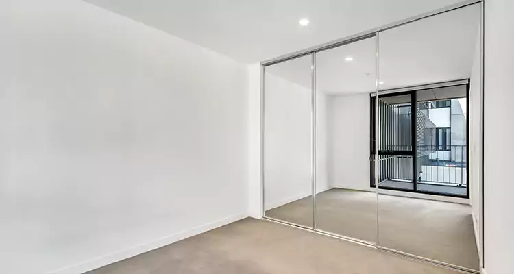 Why Homeowners Choose Us for Sliding Mirror Door Replacement in Gainesville, FL