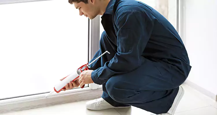 Window Glass Caulk Repair in Gainesville, FL